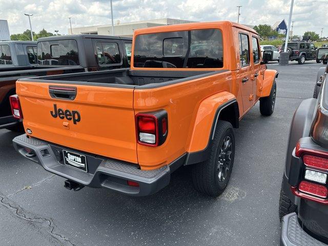 new 2025 Jeep Gladiator car, priced at $52,177