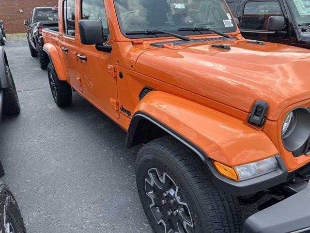new 2025 Jeep Gladiator car, priced at $52,177
