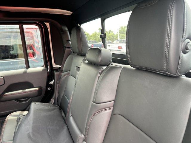 new 2025 Jeep Gladiator car, priced at $60,372