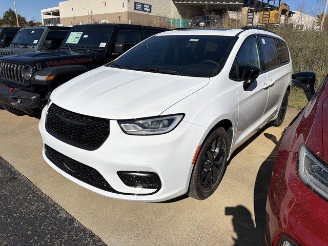 new 2026 Chrysler Pacifica car, priced at $55,904