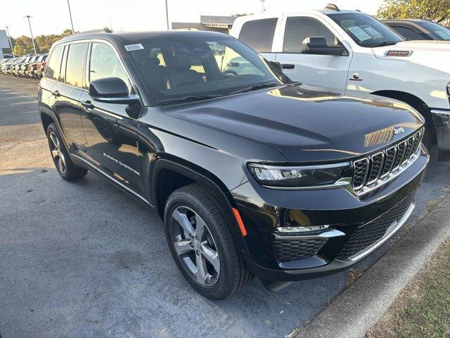 new 2025 Jeep Grand Cherokee car, priced at $50,935