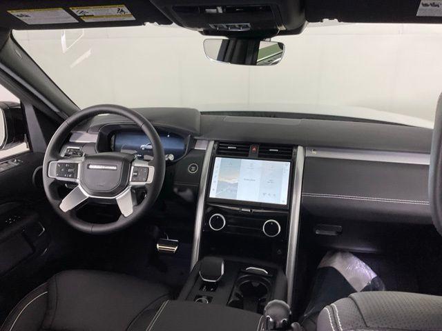 new 2024 Land Rover Discovery car, priced at $69,558