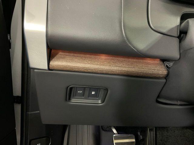 new 2025 Land Rover Range Rover car, priced at $130,804