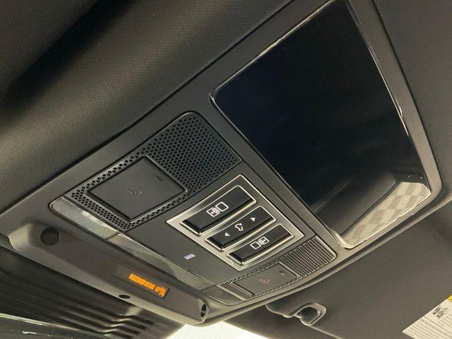 new 2025 Land Rover Discovery car, priced at $80,412