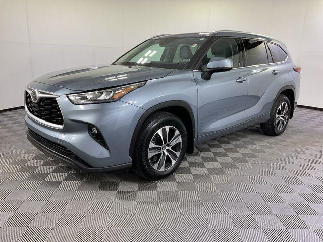 used 2020 Toyota Highlander car, priced at $30,931