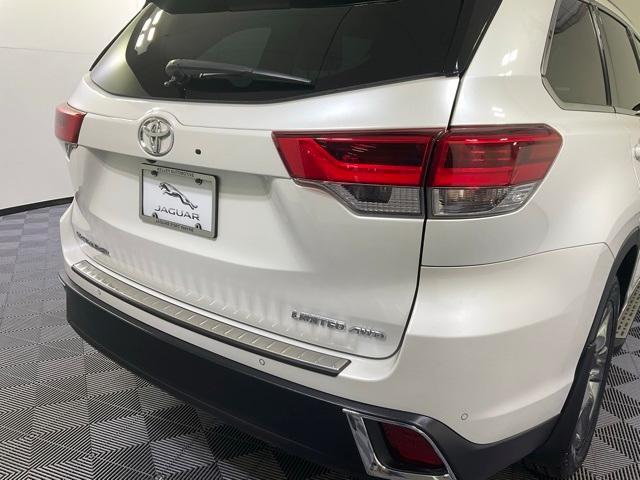 used 2018 Toyota Highlander car, priced at $25,660