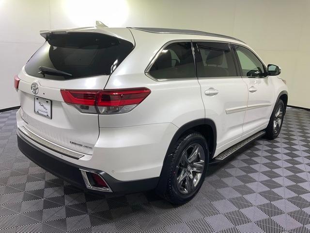 used 2018 Toyota Highlander car, priced at $25,660