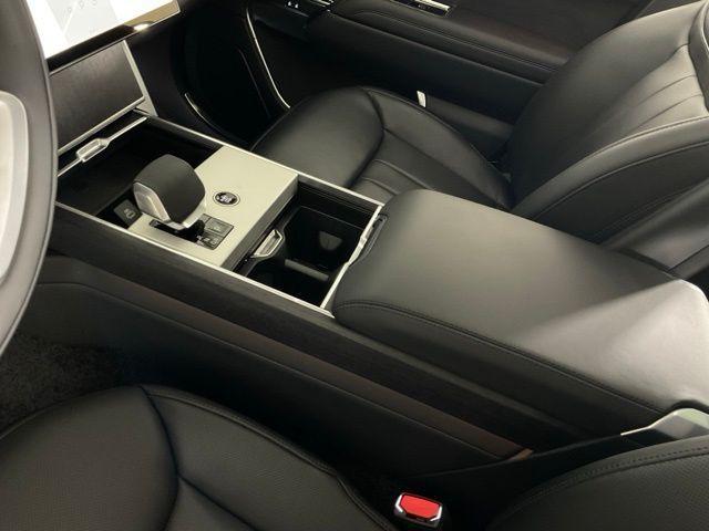 new 2025 Land Rover Range Rover car, priced at $132,344