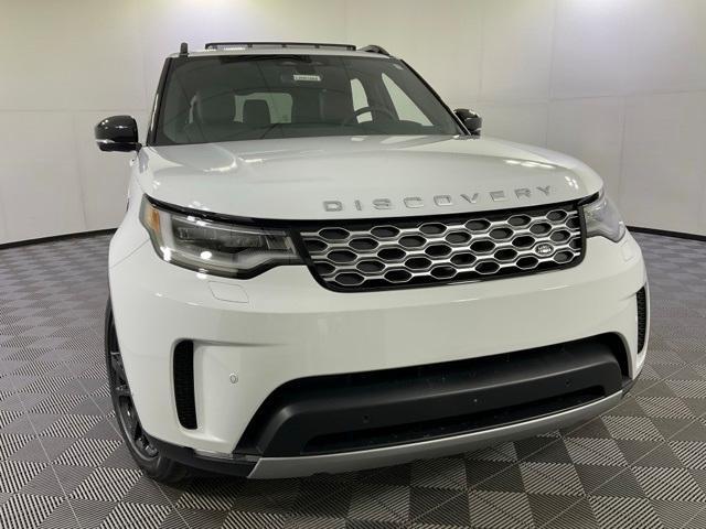 new 2025 Land Rover Discovery car, priced at $68,624