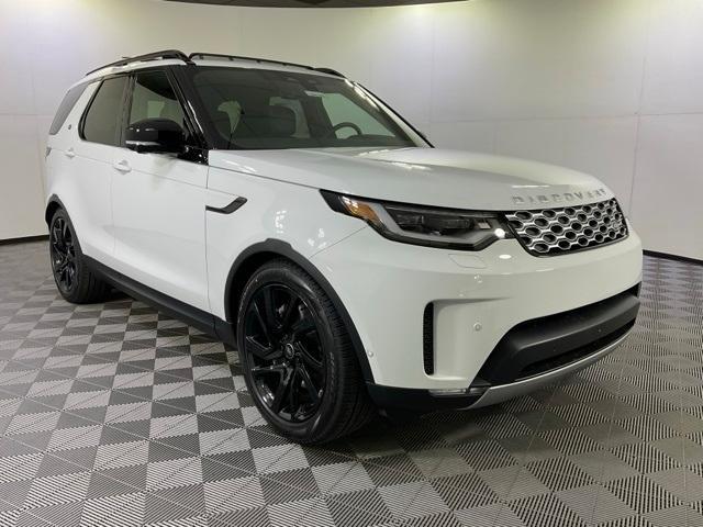 new 2025 Land Rover Discovery car, priced at $68,624
