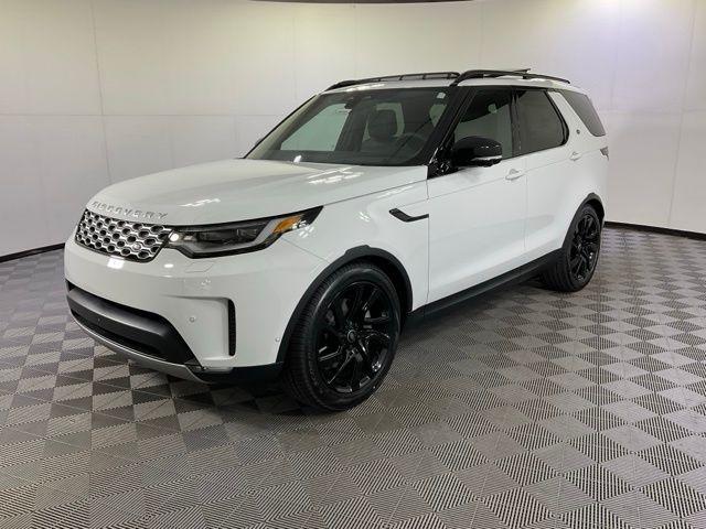 new 2025 Land Rover Discovery car, priced at $68,624