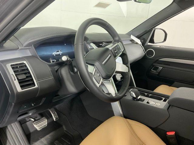 new 2026 Land Rover Discovery car, priced at $80,514