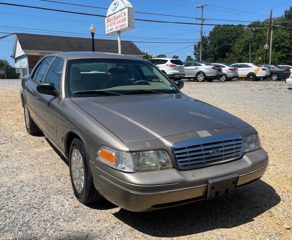 used 2006 Ford Crown Victoria car, priced at $6,995