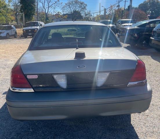 used 2004 Ford Crown Victoria car, priced at $3,995