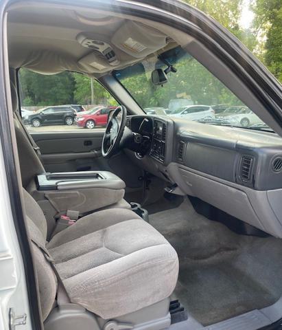 used 2004 Chevrolet Suburban car, priced at $6,995