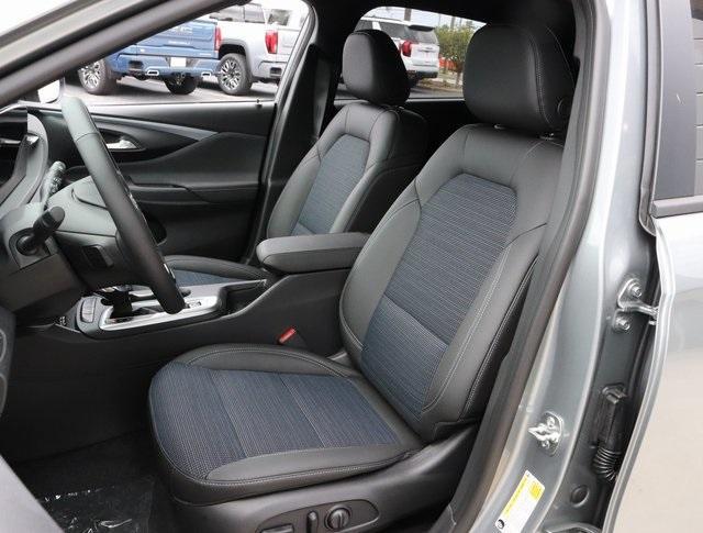 new 2025 Buick Envista car, priced at $27,775