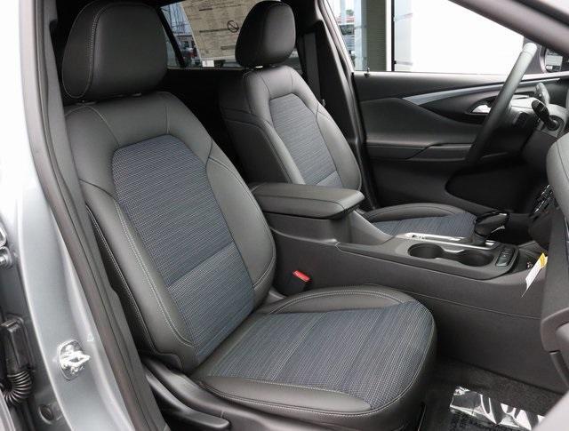 new 2025 Buick Envista car, priced at $27,775