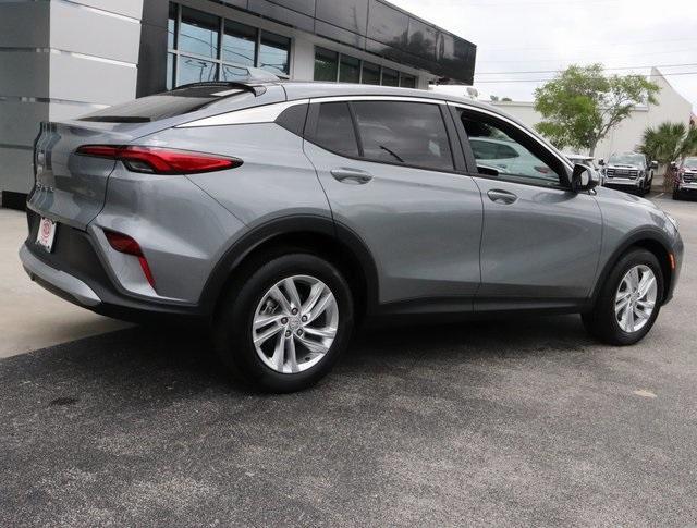 new 2025 Buick Envista car, priced at $27,775