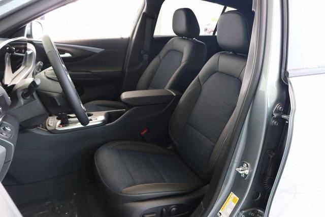new 2025 Buick Envista car, priced at $27,280