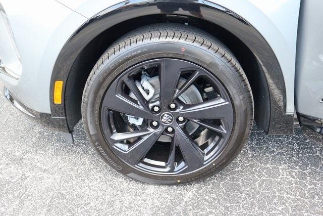 new 2025 Buick Envision car, priced at $44,240