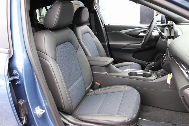 new 2025 Buick Envista car, priced at $27,280