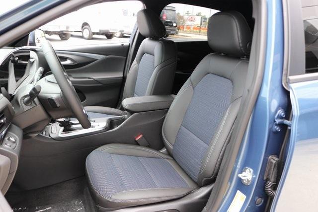 new 2025 Buick Envista car, priced at $27,280