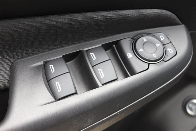 new 2025 Buick Envista car, priced at $27,280