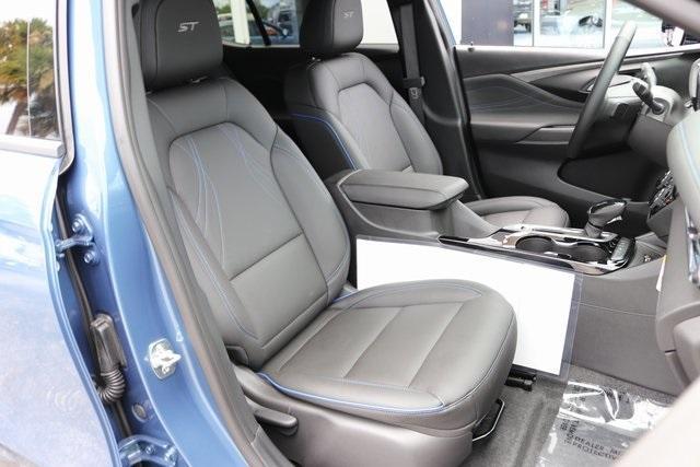 new 2025 Buick Envista car