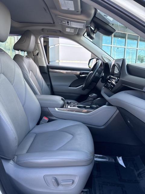used 2020 Toyota Highlander car, priced at $36,000