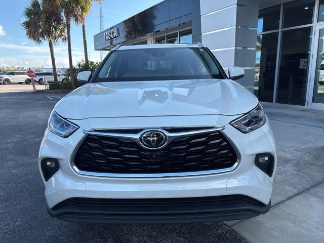used 2020 Toyota Highlander car, priced at $36,000