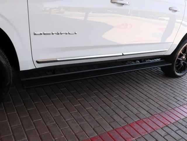 used 2025 GMC Yukon XL car, priced at $86,000