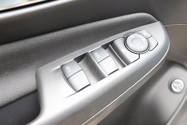 new 2025 Buick Envista car, priced at $29,995