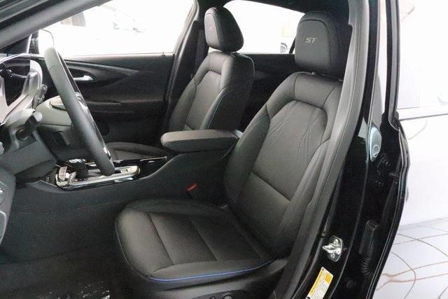 new 2025 Buick Envista car, priced at $29,770