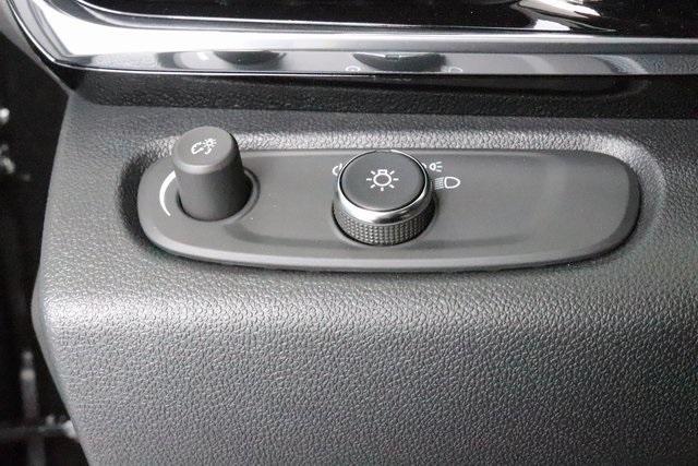 new 2025 Buick Envista car, priced at $29,770