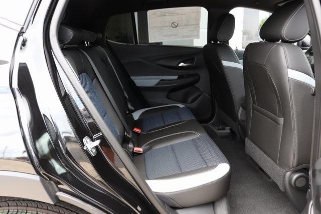 new 2025 Buick Envista car, priced at $27,280