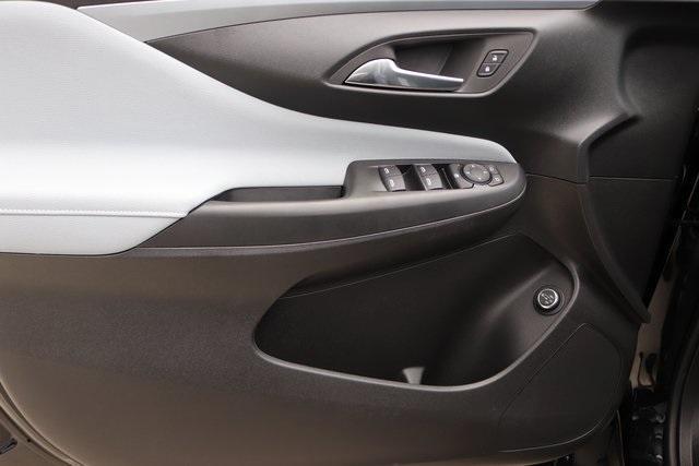 new 2025 Buick Envista car, priced at $27,280