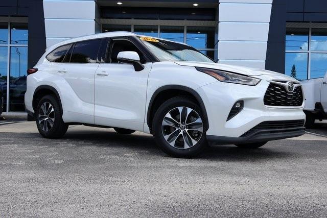 used 2021 Toyota Highlander car, priced at $29,500
