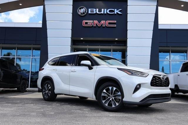 used 2021 Toyota Highlander car, priced at $29,500