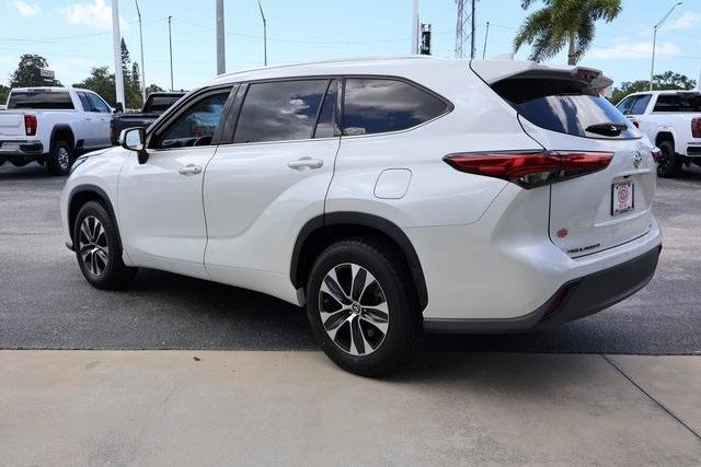 used 2021 Toyota Highlander car, priced at $29,500