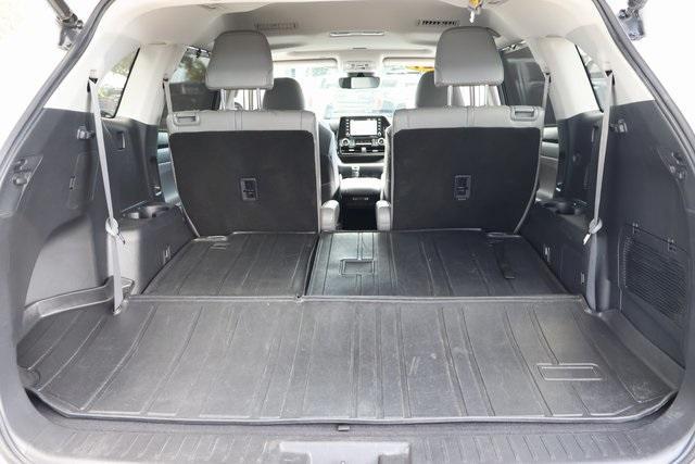 used 2021 Toyota Highlander car, priced at $29,500