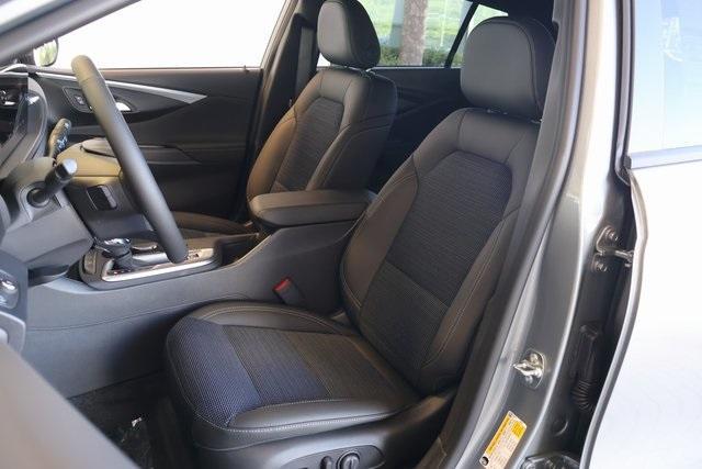 new 2025 Buick Envista car, priced at $28,074