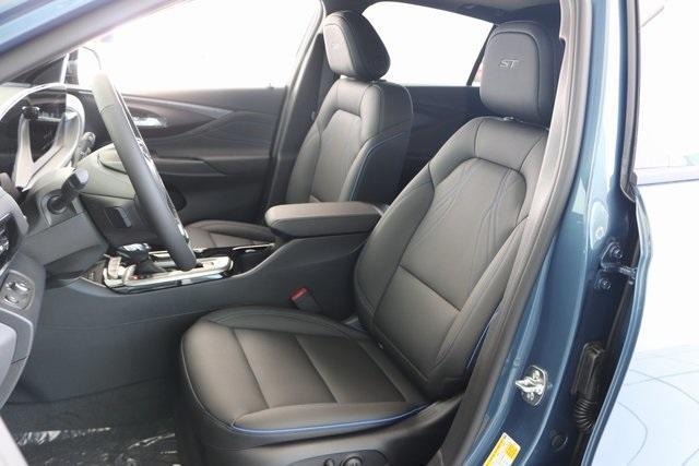 new 2025 Buick Envista car, priced at $30,565