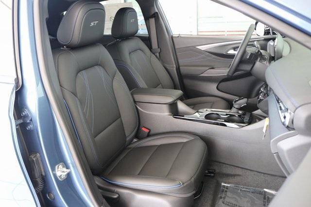 new 2025 Buick Envista car, priced at $30,565