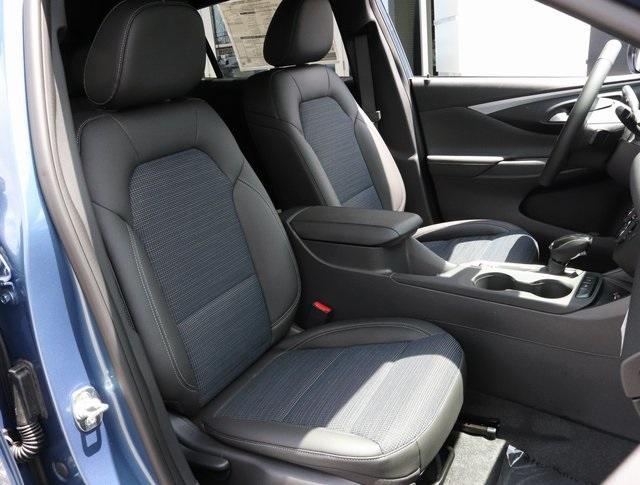 new 2025 Buick Envista car, priced at $27,775