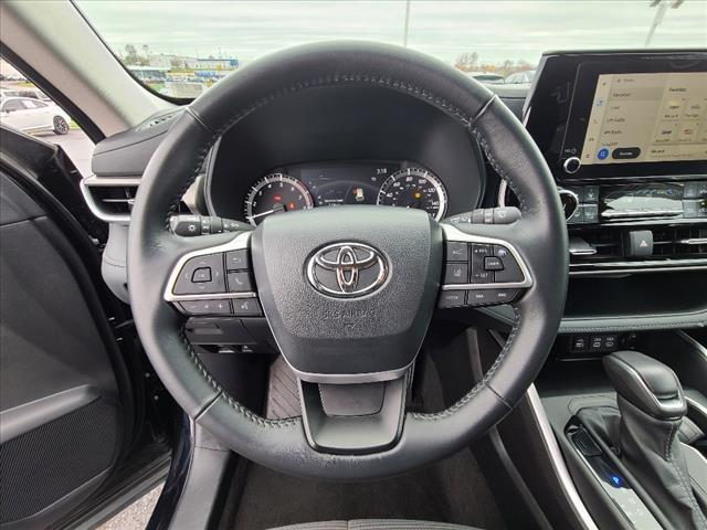 used 2024 Toyota Highlander car, priced at $33,205