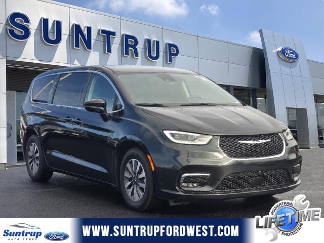 used 2024 Chrysler Pacifica Hybrid car, priced at $32,332