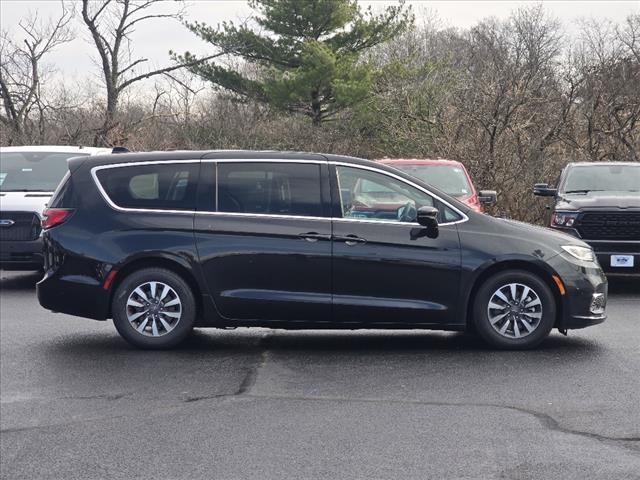 used 2024 Chrysler Pacifica Hybrid car, priced at $32,332