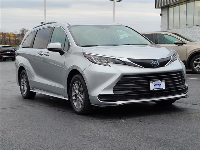 used 2022 Toyota Sienna car, priced at $37,777