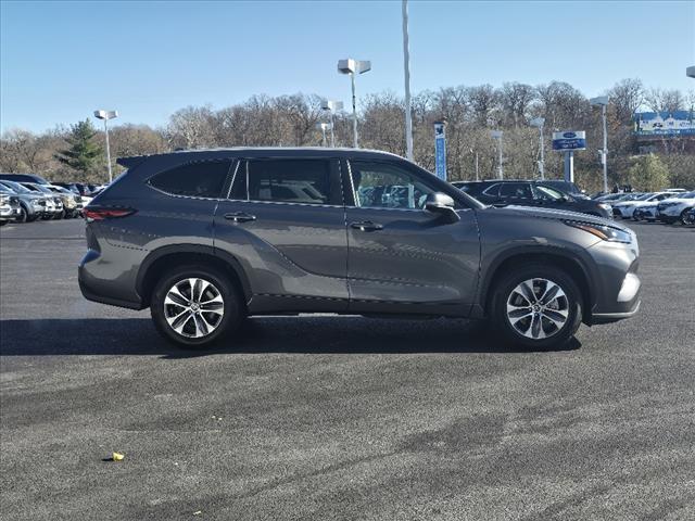 used 2024 Toyota Highlander car, priced at $38,970