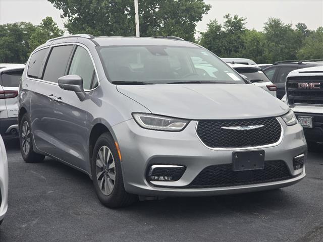 used 2021 Chrysler Pacifica Hybrid car, priced at $22,998